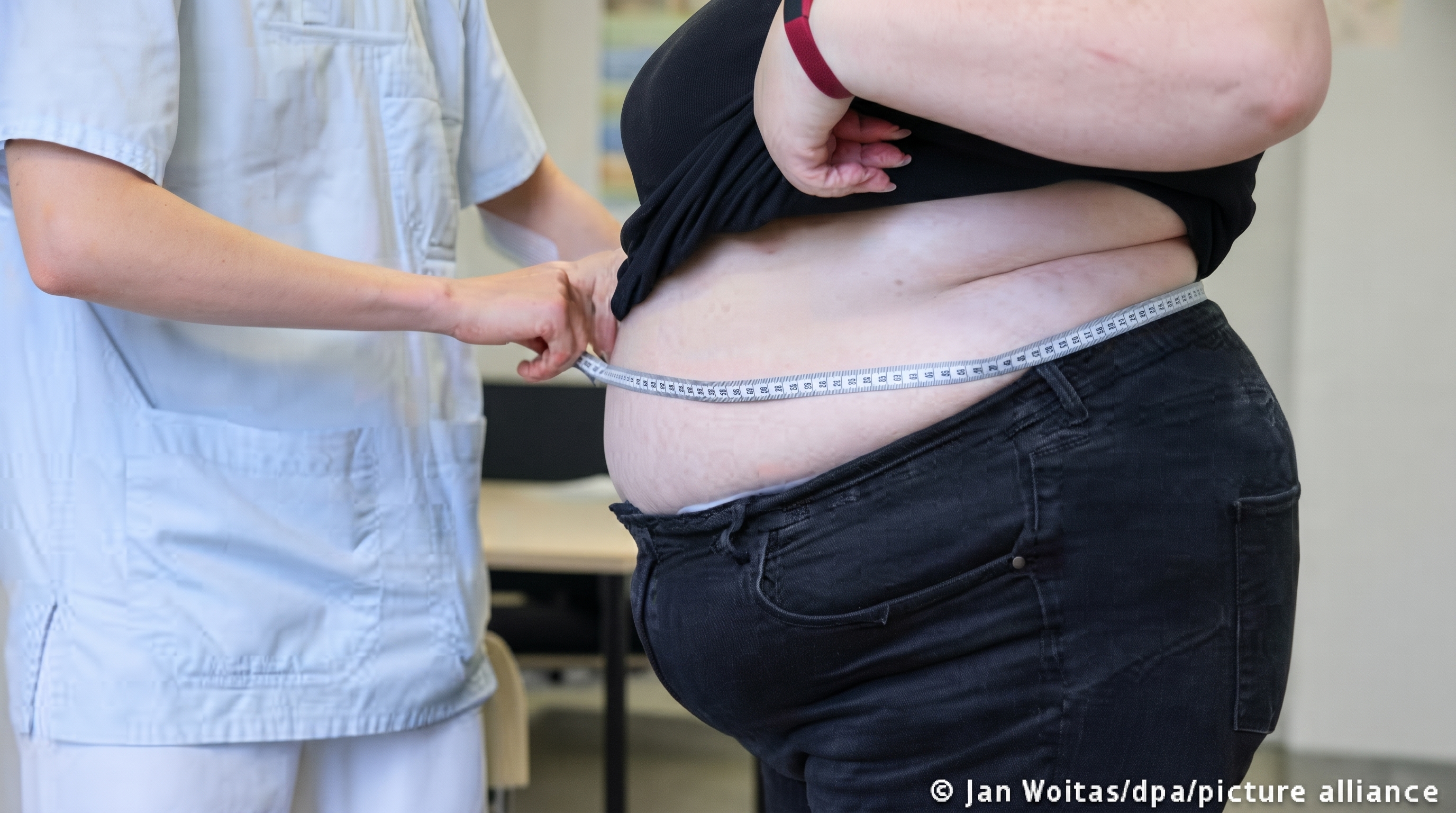 Abdominal fat obesity cancer risk study DKFZ research
