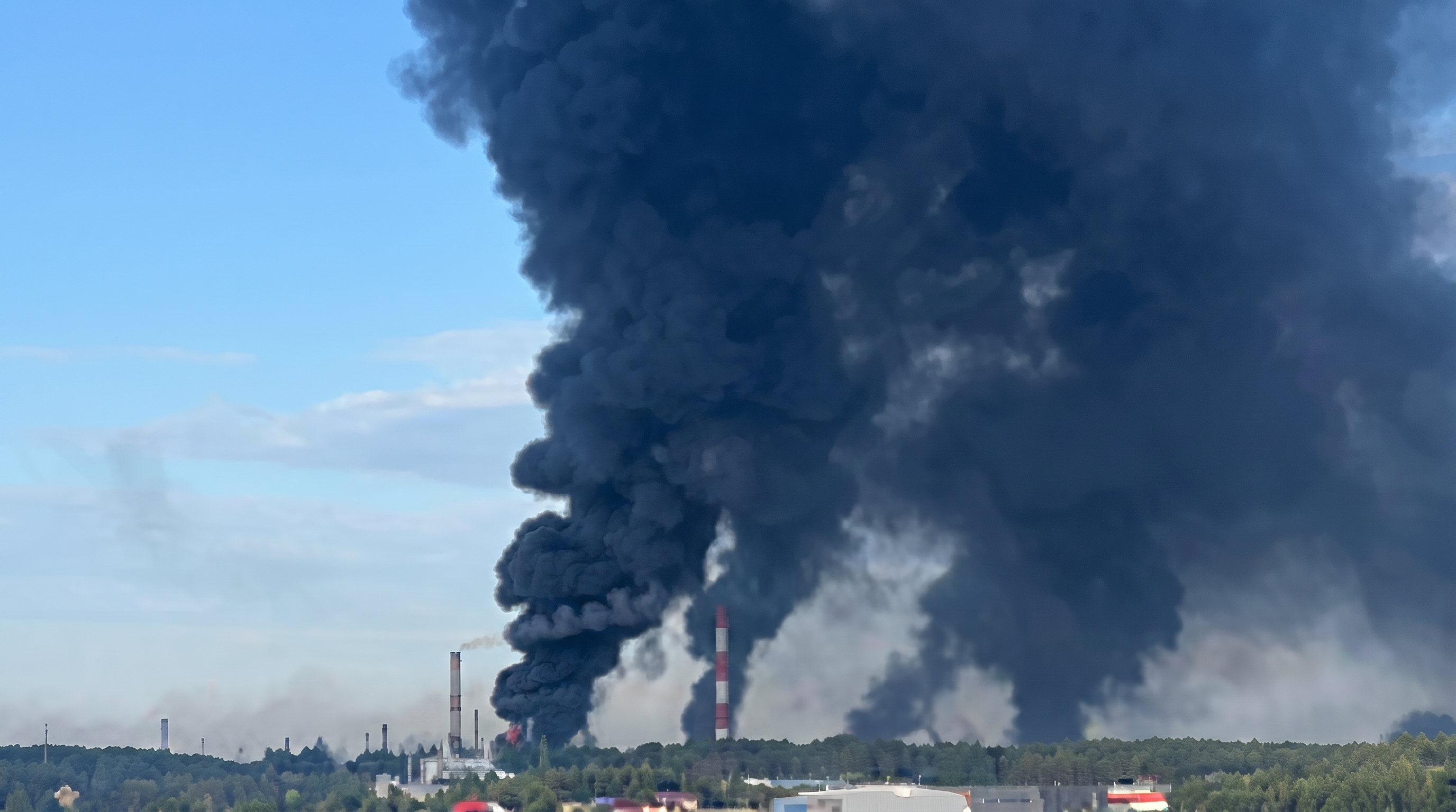 Smoke rising from Slavneft-Yanos oil refinery in Yaroslavl after Ukrainian drone strike