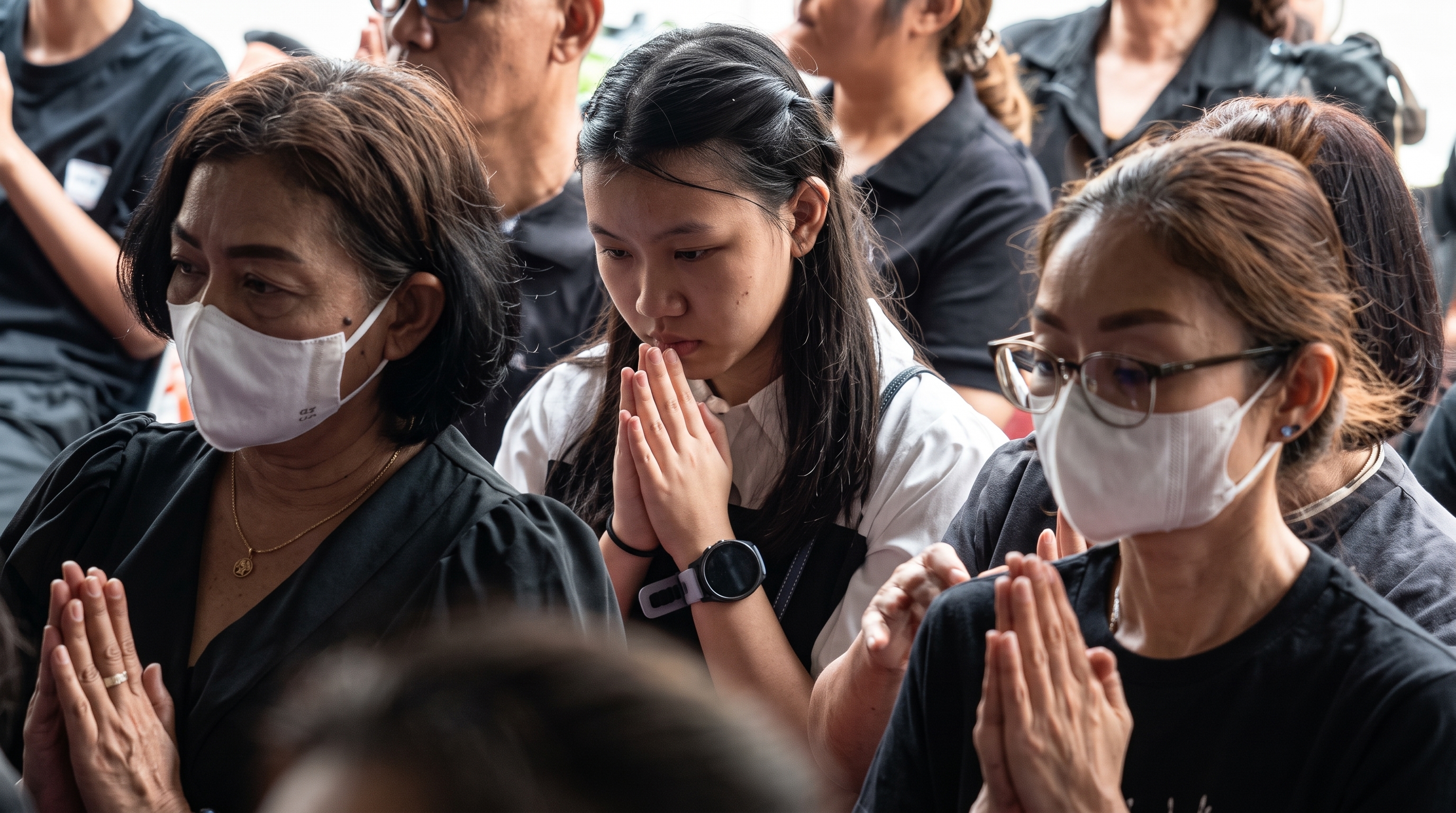 Mourners pray for Thailand school shooting victims