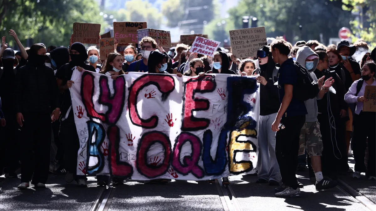 France school protests students clashing with police