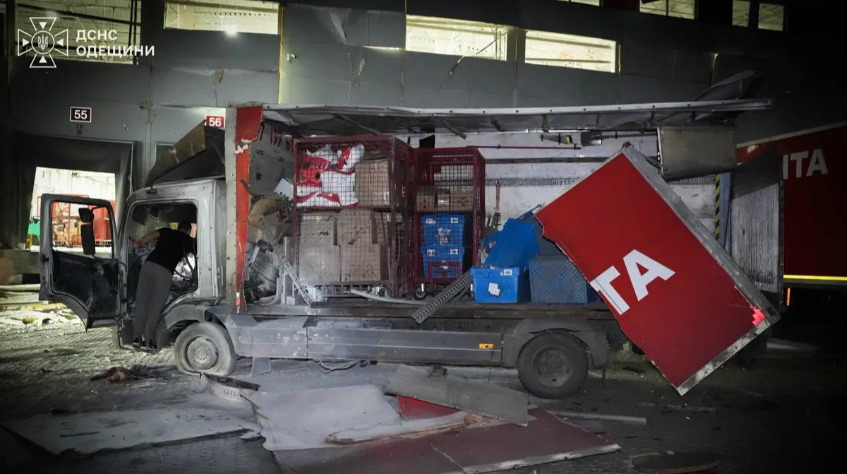 Росія атакувала дроном відділення Нової пошти на Одещині, постраждали двоє