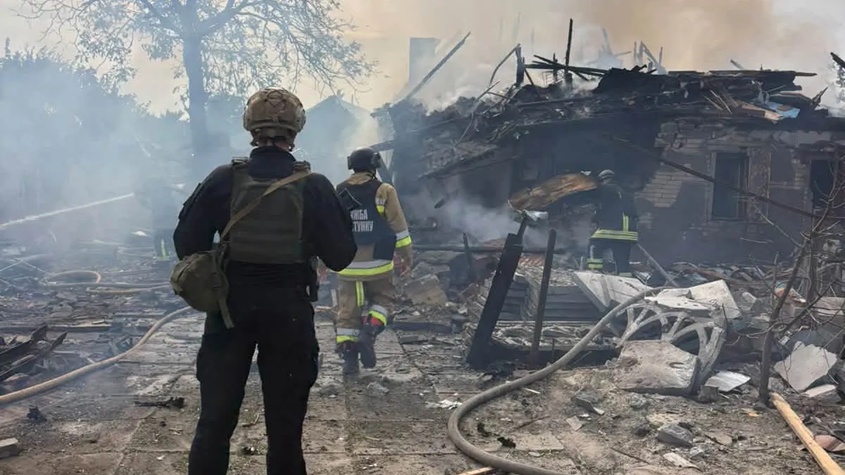 Rusia ataca Sloviansk con cohetes Smerch y mata a un civil