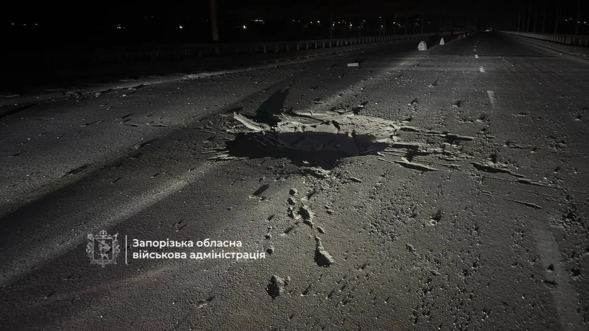 Russland schlägt Brücke über den Dnipro in Saporischschja: fünf Verletzte
