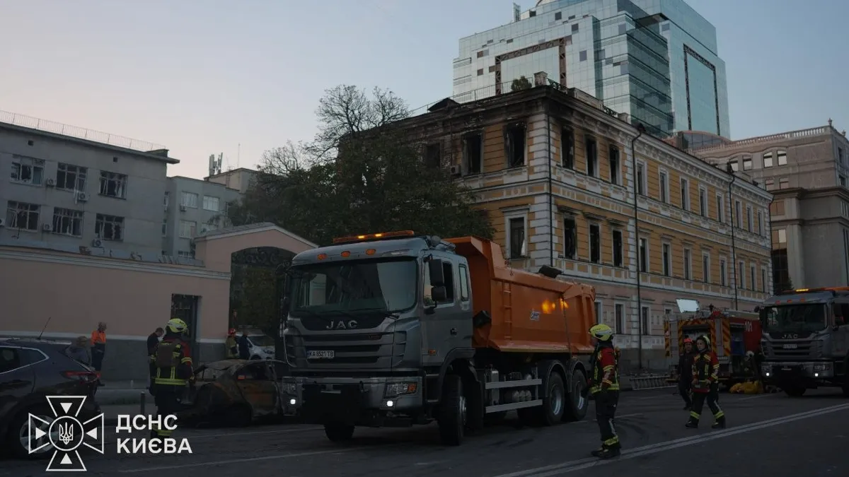 NAN Ukraine building fire extinguished Kyiv rescue