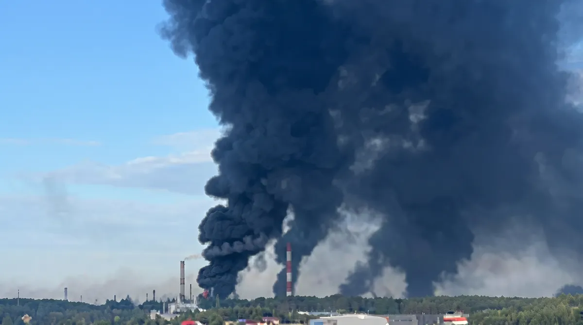 Smoke rising from Slavneft-Yanos oil refinery in Yaroslavl after Ukrainian drone strike