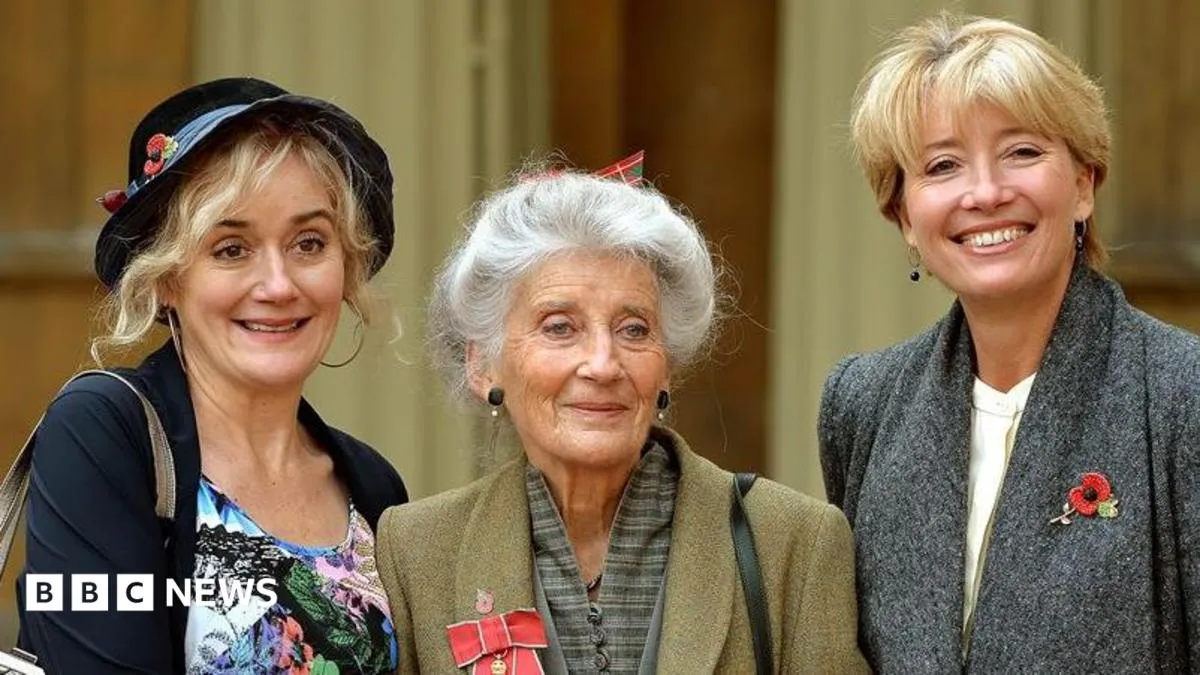 Phyllida Law with daughters Sophie and Emma Thompson at her OBE ceremony in 2014