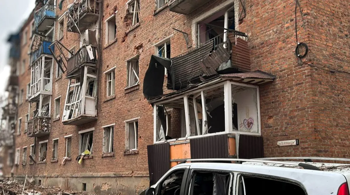 Russian Guided Bombs Strike Residential Area in Hlukhiv, Leaving 11 Injured