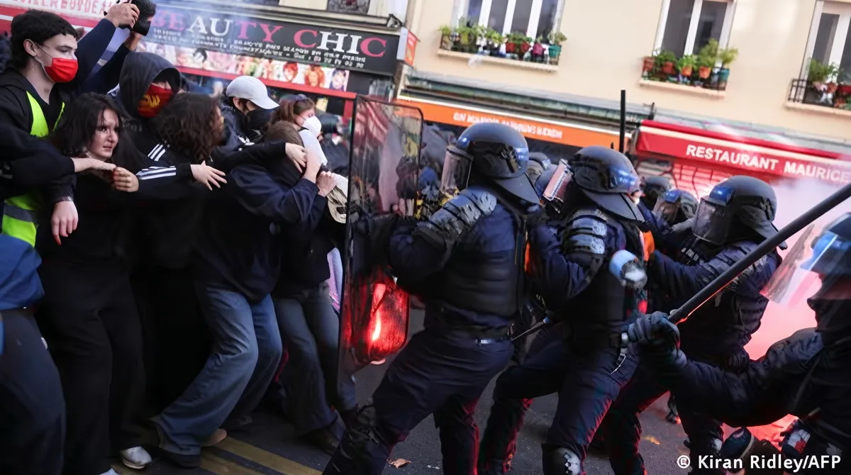 Protests in France with water cannons